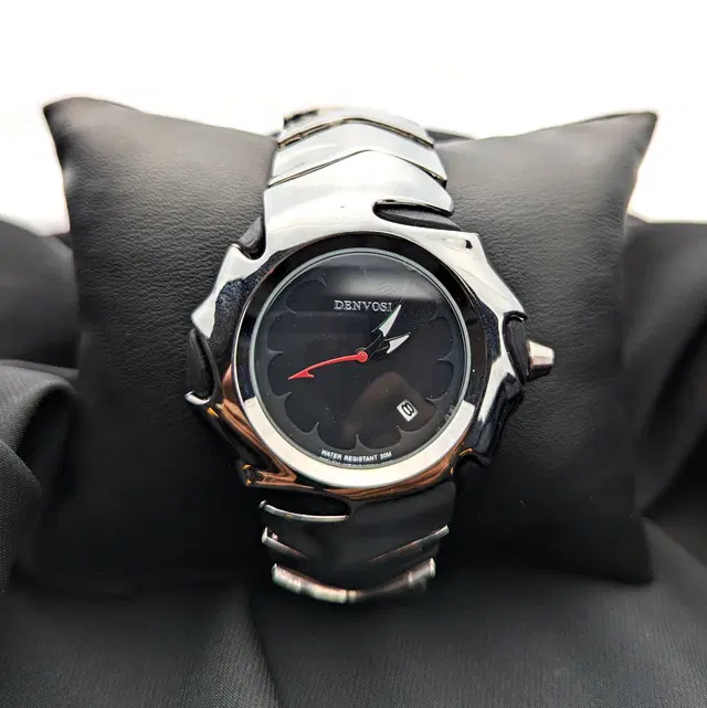 DENVOSI Analog Quartz Watch – Silver Black Edition