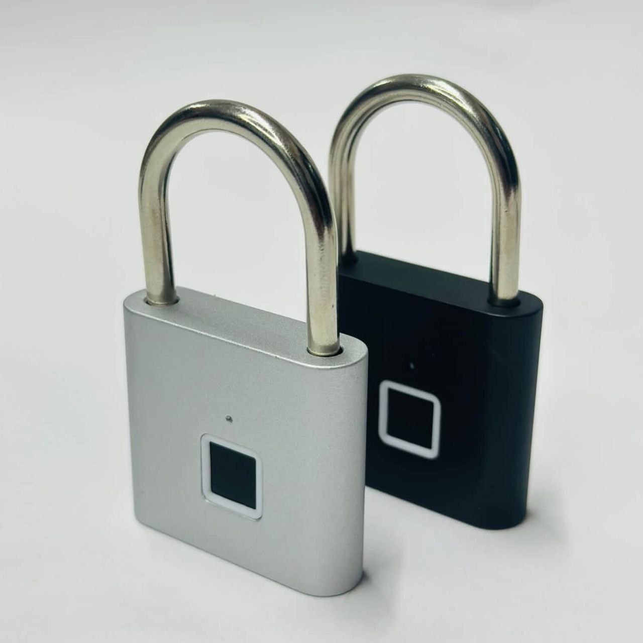 Smart Fingerprint Padlock – Keyless Security at Your Fingertips - Image 2
